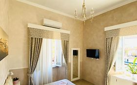 Domus Valadier Guesthouse